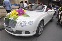 Chi tiết siêu xe Bentley GTC trong đám cưới Kiều Anh